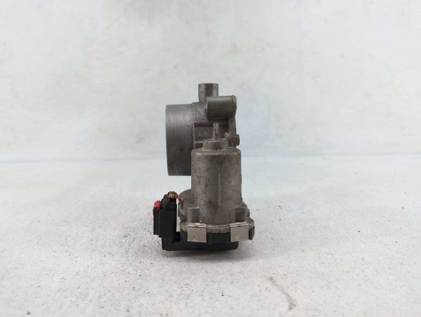 2014-2017 Jeep Cherokee Throttle Body P/N:04891970AB Fits Fits 2014 2015 2016 2017 2018 OEM Used Auto Parts - Oemusedautopar