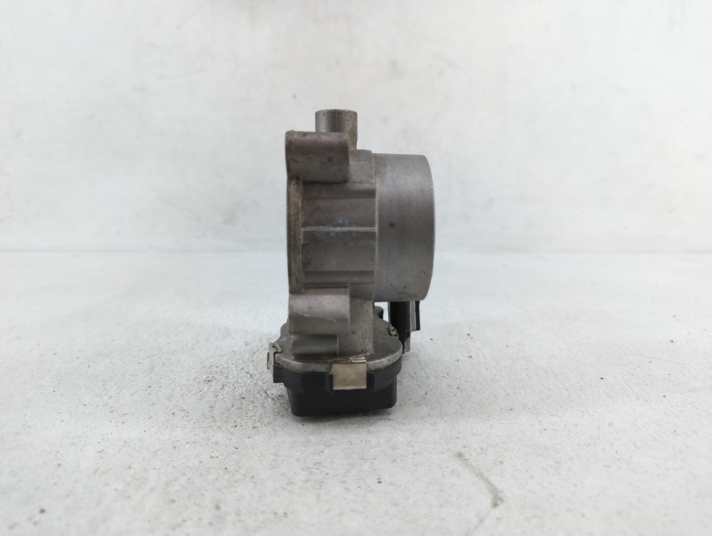 2014-2017 Jeep Cherokee Throttle Body P/N:04891970AB Fits Fits 2014 2015 2016 2017 2018 OEM Used Auto Parts - Oemusedautopar