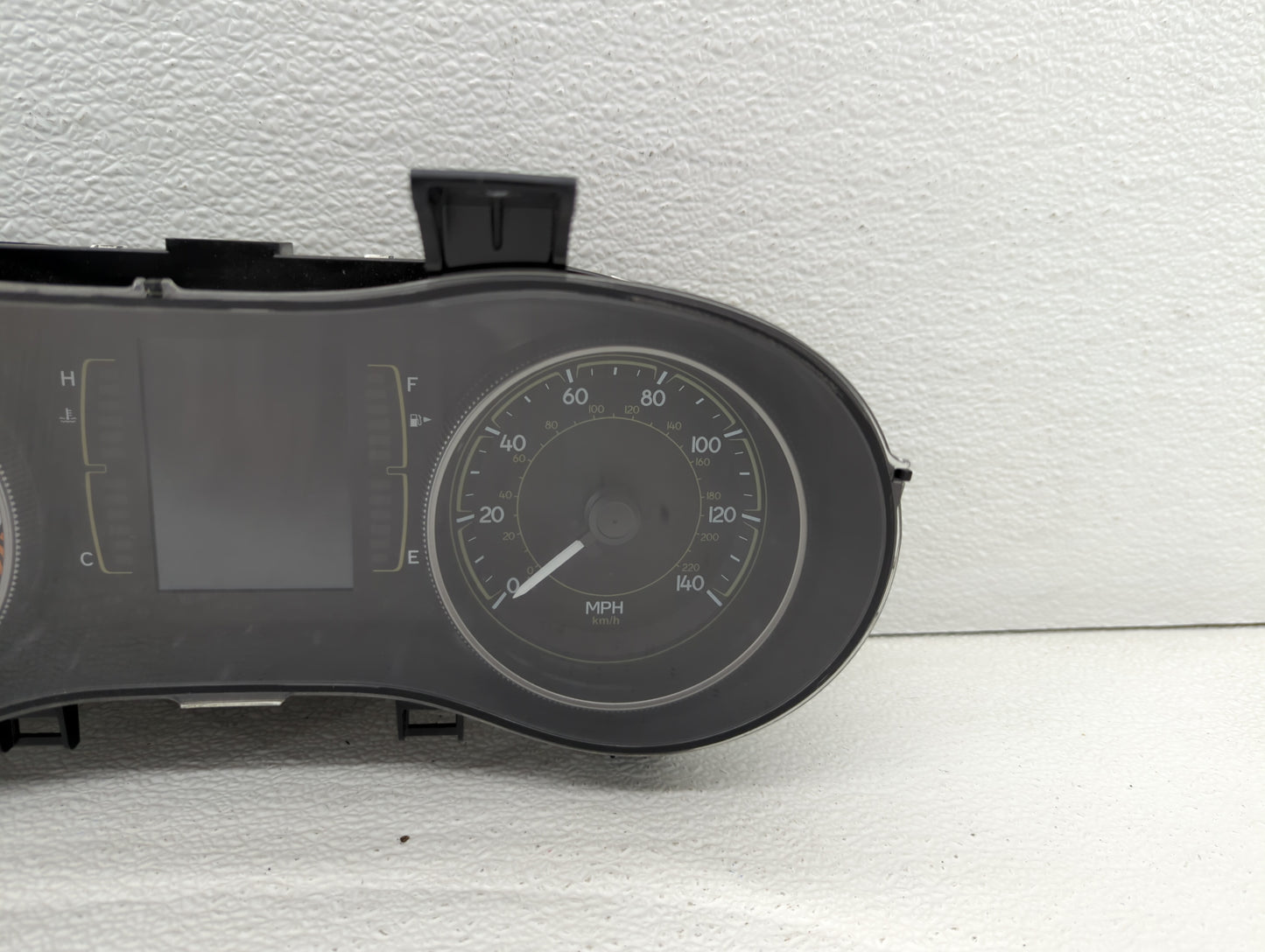 2014 Jeep Cherokee Instrument Cluster Speedometer Gauges P/N:P68105888AH P68105889AH, P68105888AG Fits OEM Used Auto Parts -