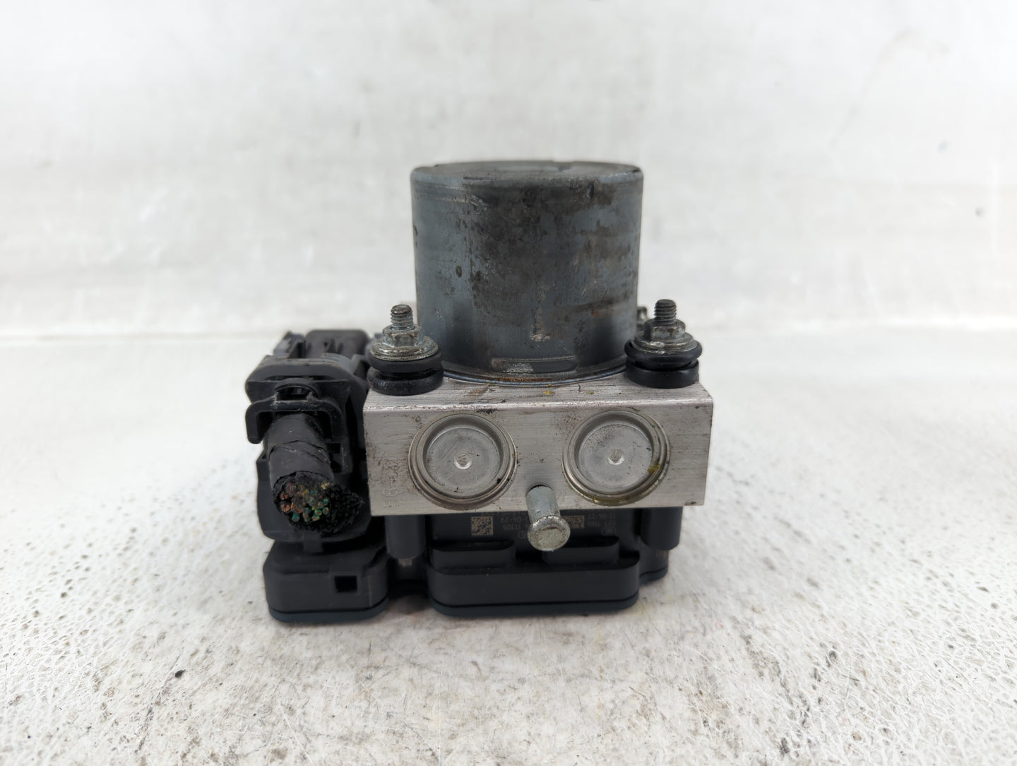 2014 Jeep Cherokee ABS Pump Control Module Replacement P/N:P04779899AG P04779899AI, P04779899AF, 04779899AG Fits OEM Used Au