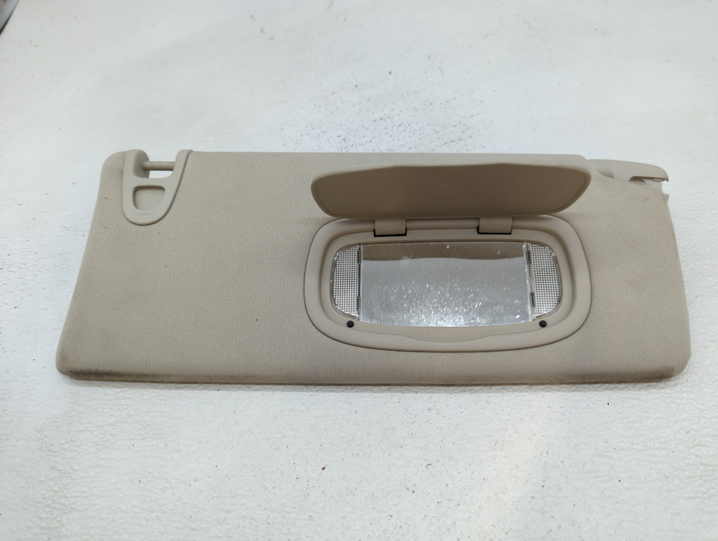 2014-2018 Jeep Cherokee Sun Visor Shade Replacement Passenger Right Mirror Fits Fits 2014 2015 2016 2017 2018 OEM Used Auto 