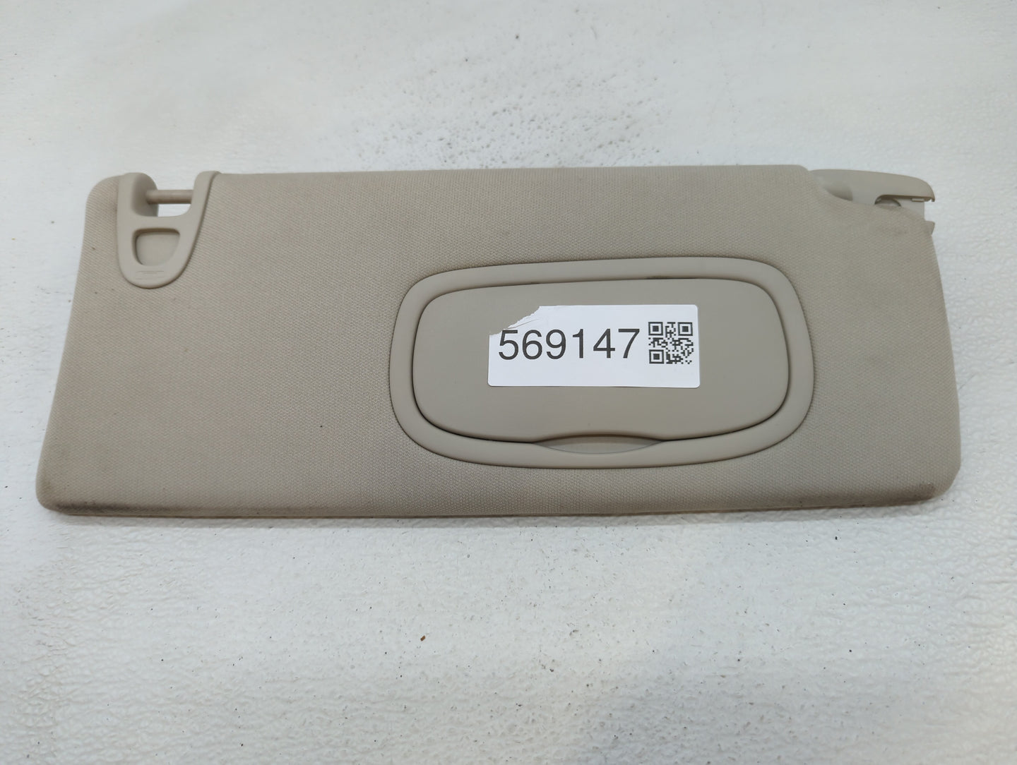 2014-2018 Jeep Cherokee Sun Visor Shade Replacement Passenger Right Mirror Fits Fits 2014 2015 2016 2017 2018 OEM Used Auto 