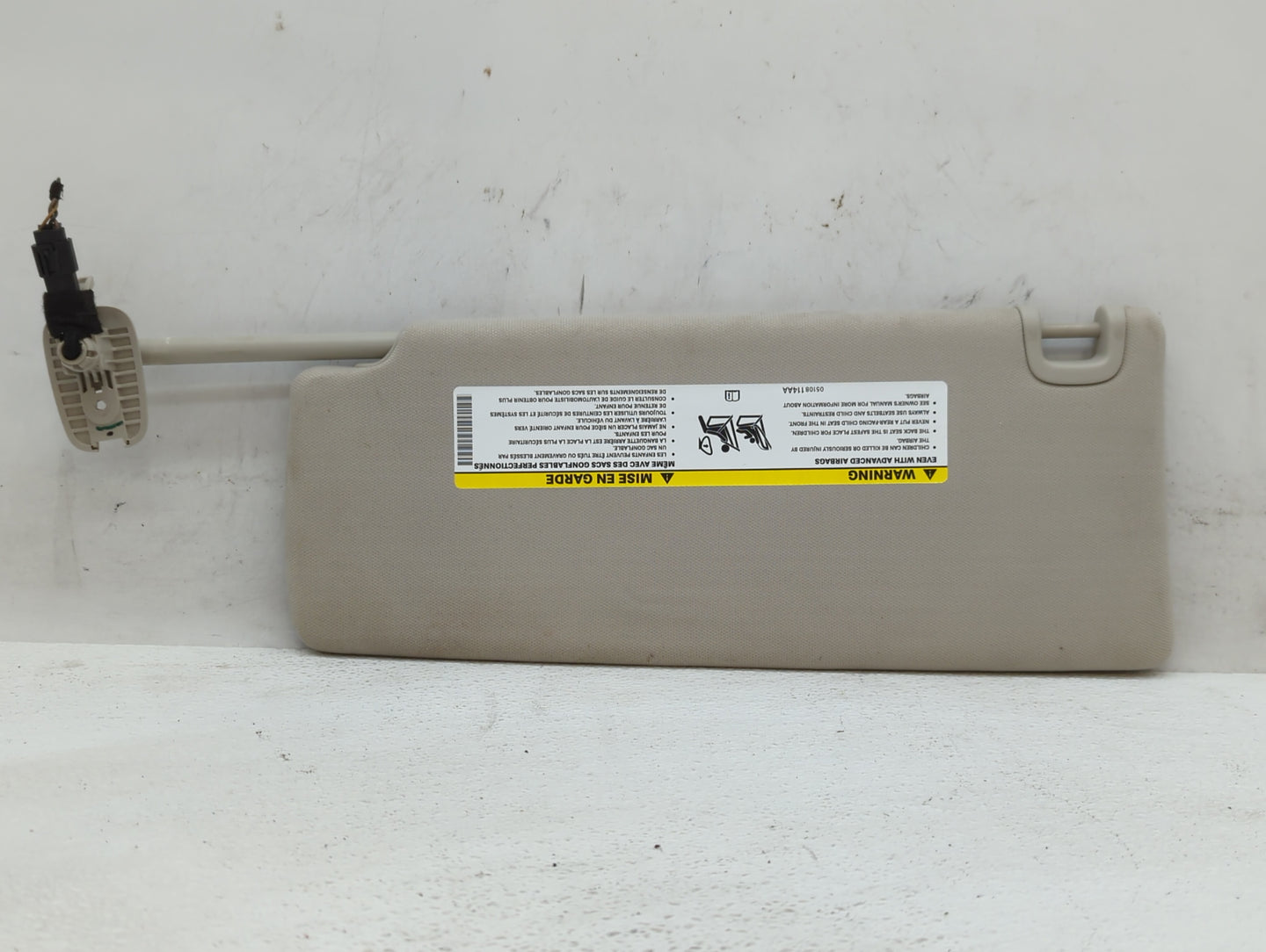 2014-2018 Jeep Cherokee Sun Visor Shade Replacement Passenger Right Mirror Fits Fits 2014 2015 2016 2017 2018 OEM Used Auto 