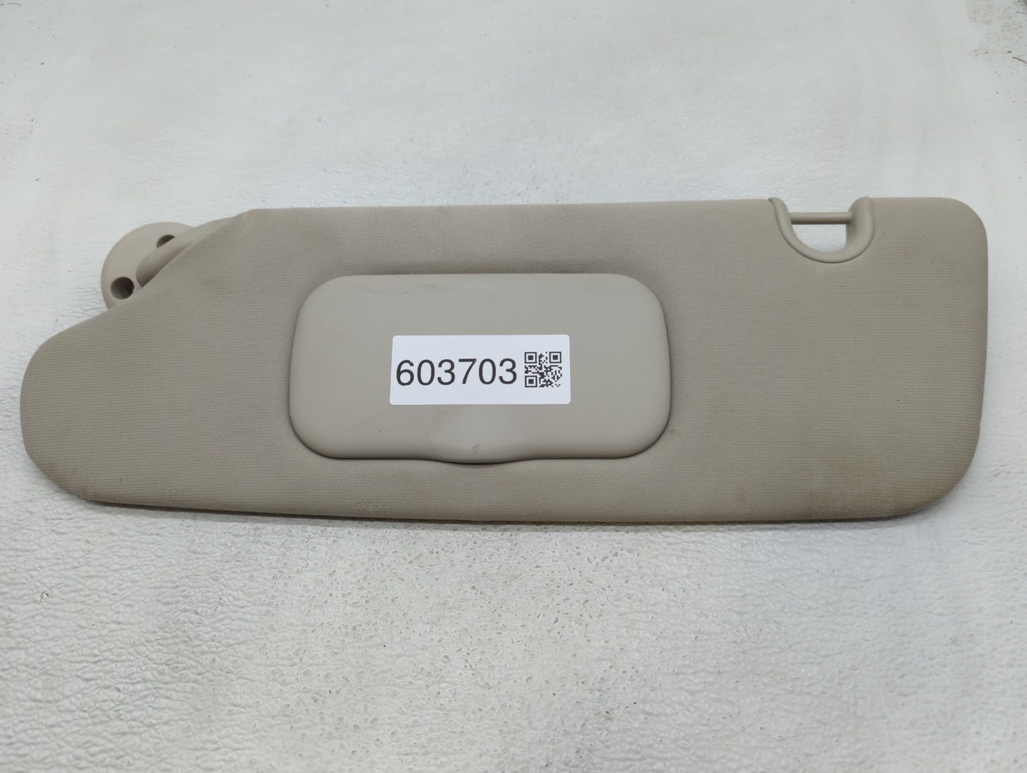 2014-2018 Jeep Cherokee Sun Visor Shade Replacement Passenger Right Mirror Fits Fits 2014 2015 2016 2017 2018 OEM Used Auto 