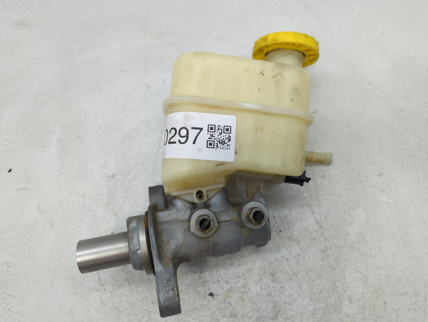 2014-2014 Jeep Cherokee Brake Master Cylinder - Oemusedautoparts1.com