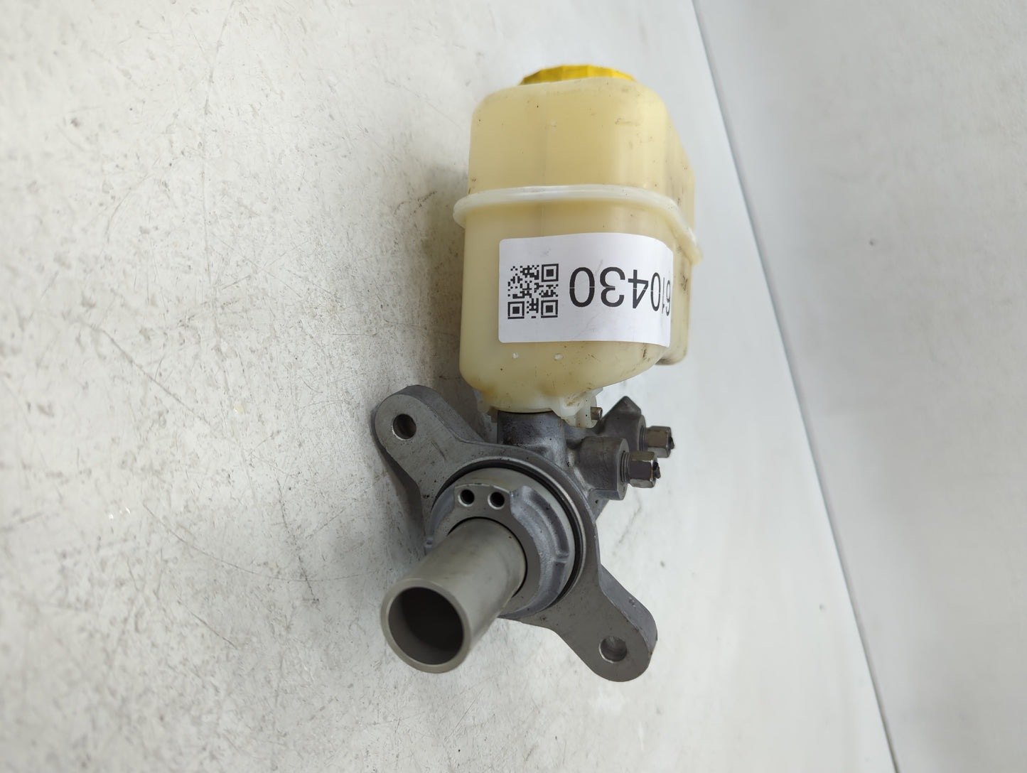 2014-2014 Jeep Cherokee Brake Master Cylinder - Oemusedautoparts1.com