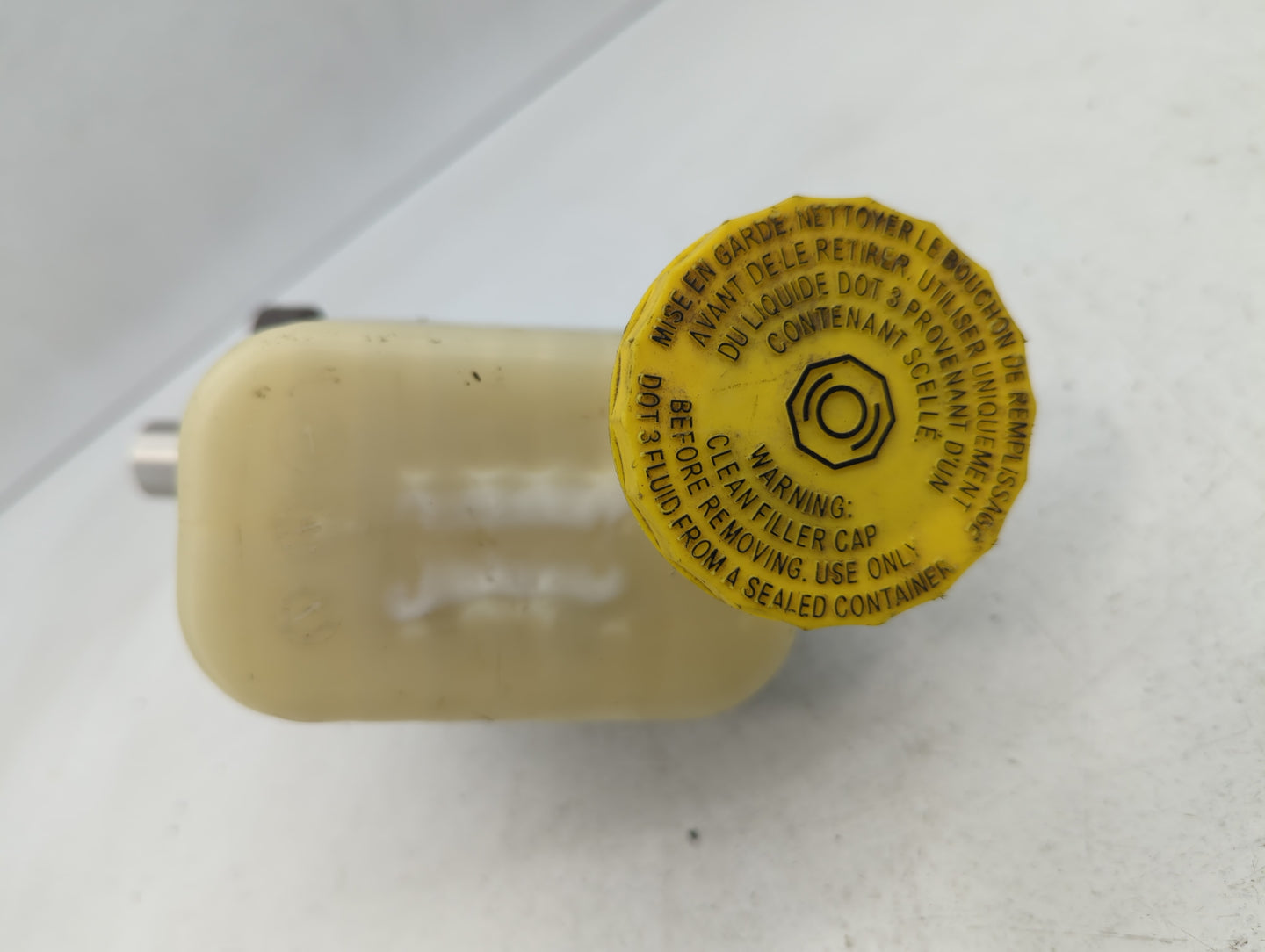 2014-2014 Jeep Cherokee Brake Master Cylinder - Oemusedautoparts1.com