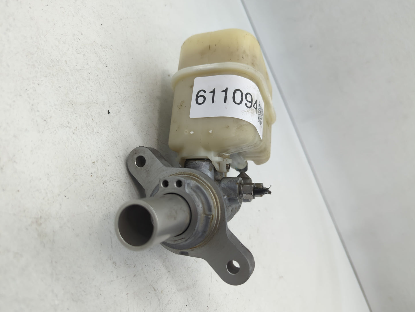 2014-2014 Jeep Cherokee Brake Master Cylinder - Oemusedautoparts1.com