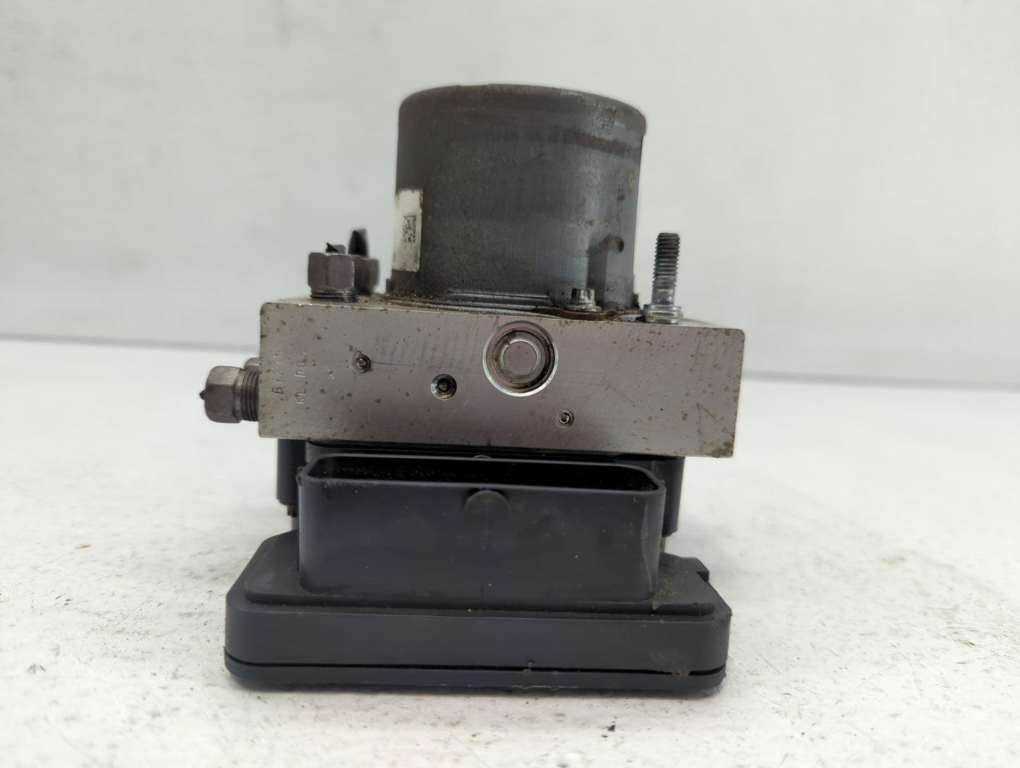 2014 Jeep Cherokee ABS Pump Control Module Replacement P/N:269 602 04779809AI Fits OEM Used Auto Parts - Oemusedautoparts1.c