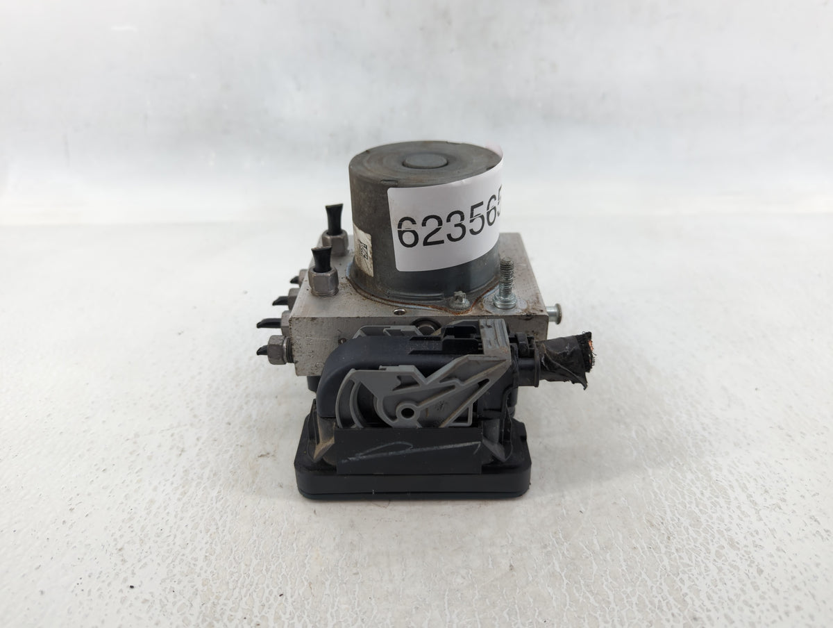 2014 Jeep Cherokee Anti-Lock Brake ABS Pump Module Actuator OEM P/N:P04779899AG Fits OEM Used Auto Parts - Oemusedautoparts1