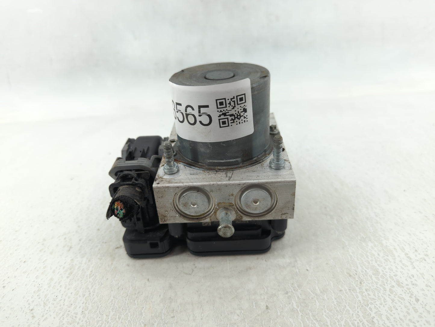 2014 Jeep Cherokee ABS Pump Control Module Replacement P/N:P04779899AG Fits OEM Used Auto Parts - Oemusedautoparts1.com