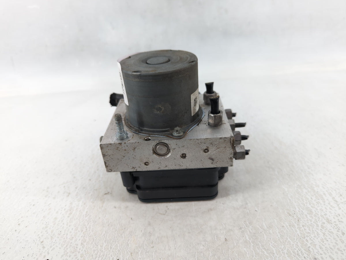 2014 Jeep Cherokee Anti-Lock Brake ABS Pump Module Actuator OEM P/N:P04779899AG Fits OEM Used Auto Parts - Oemusedautoparts1