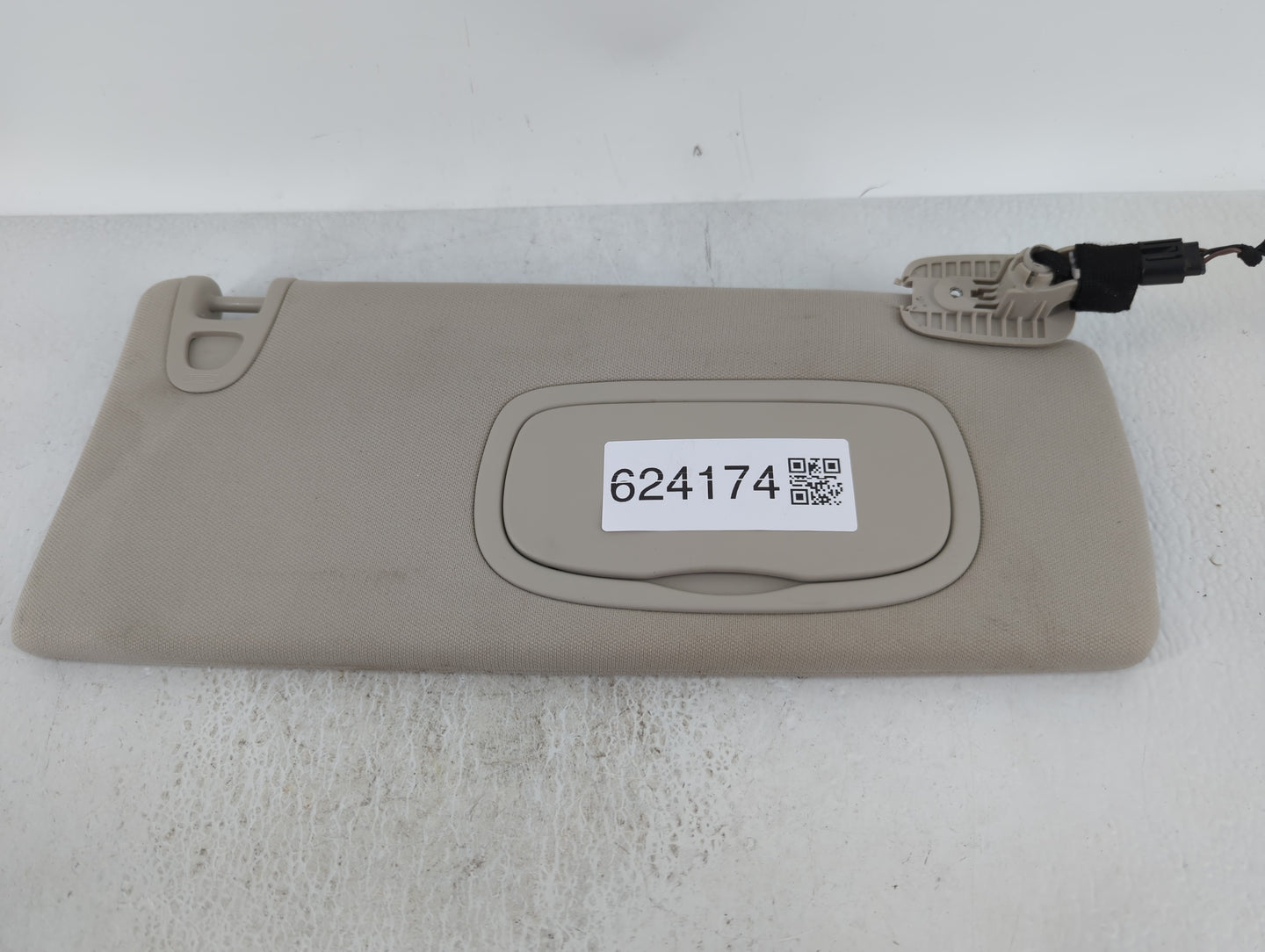 2014-2018 Jeep Cherokee Sun Visor Shade Replacement Passenger Right Mirror Fits Fits 2014 2015 2016 2017 2018 OEM Used Auto 