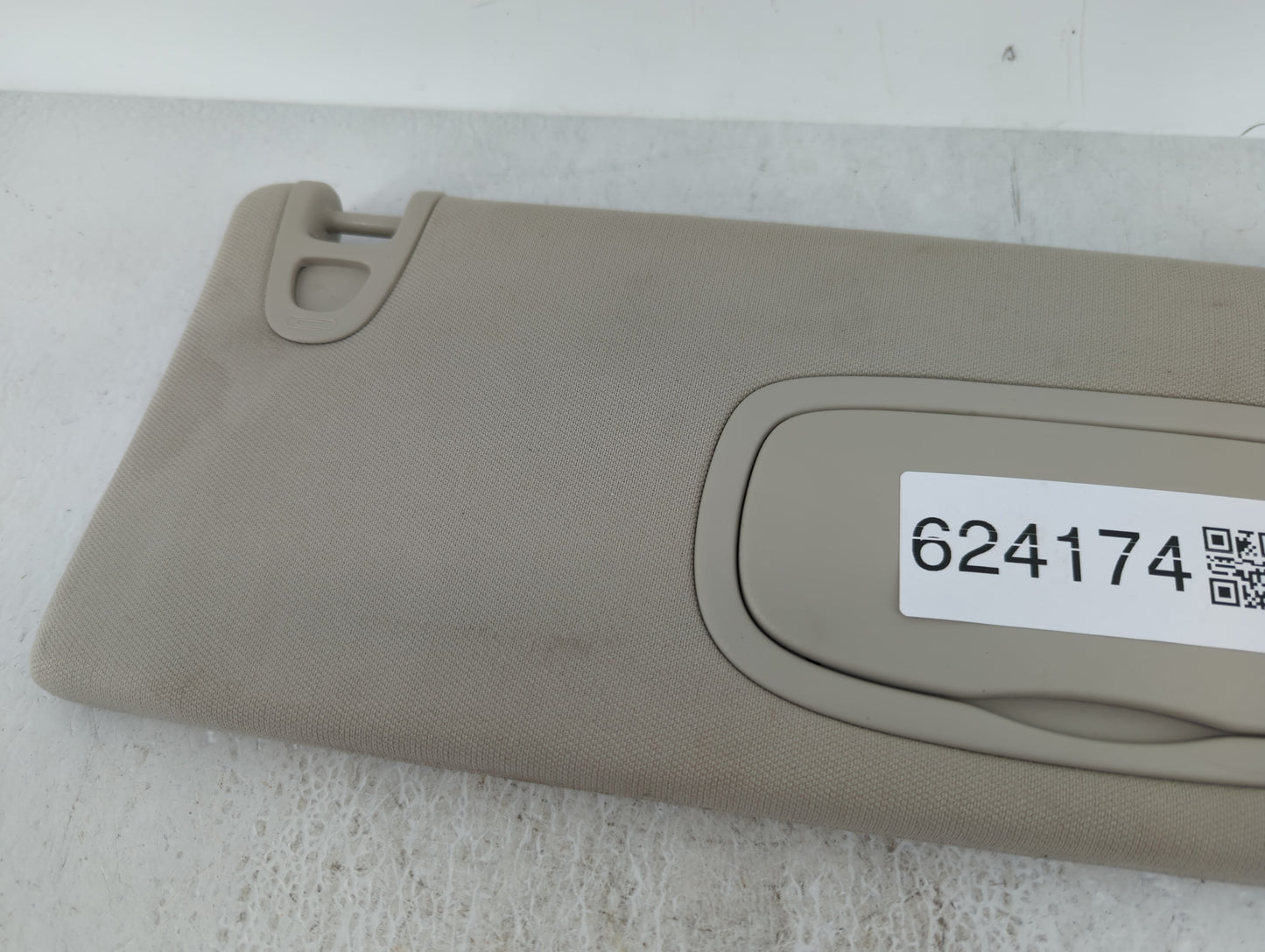 2014-2018 Jeep Cherokee Sun Visor Shade Replacement Passenger Right Mirror Fits Fits 2014 2015 2016 2017 2018 OEM Used Auto 
