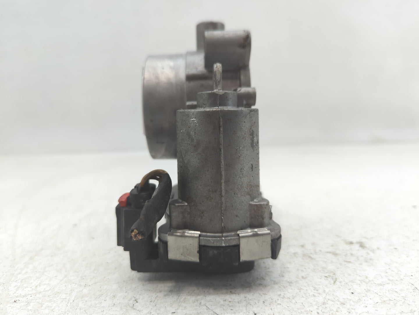 2014-2019 Jeep Cherokee Throttle Body P/N:04891970AC Fits Fits 2014 2015 2016 2017 2018 2019 2020 2021 2022 OEM Used Auto Pa
