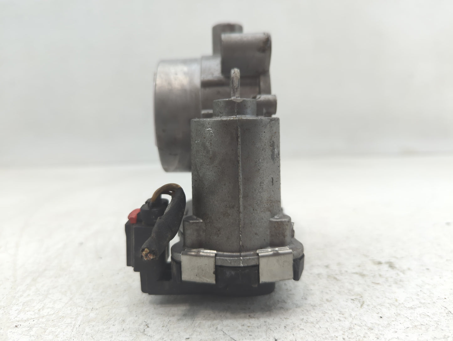 2014-2019 Jeep Cherokee Throttle Body P/N:04891970AC Fits Fits 2014 2015 2016 2017 2018 2019 2020 2021 2022 OEM Used Auto Pa