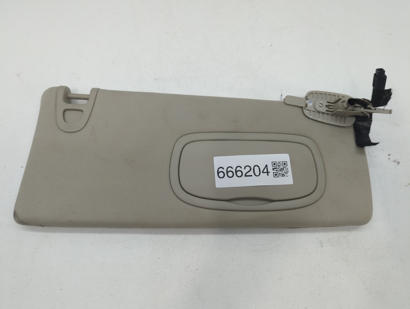 2014-2018 Jeep Cherokee Sun Visor Shade Replacement Passenger Right Mirror Fits Fits 2014 2015 2016 2017 2018 OEM Used Auto 