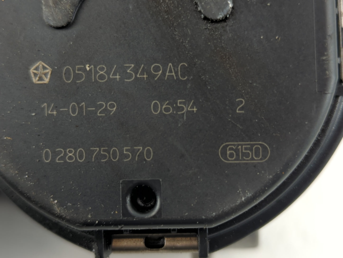 2014-2022 Jeep Cherokee Throttle Body P/N:0 280 750 770 05184349AC Fits OEM Used Auto Parts - Oemusedautoparts1.com
