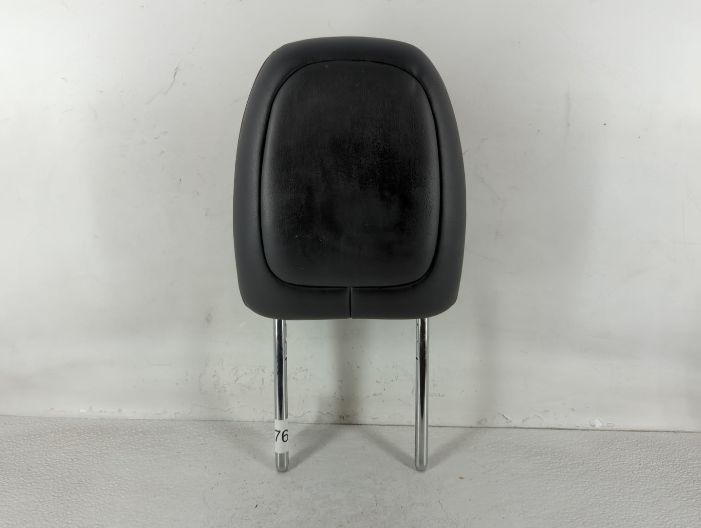 Jeep Cherokee Headrest Head Rest Rear Seat Black - Oemusedautoparts1.com