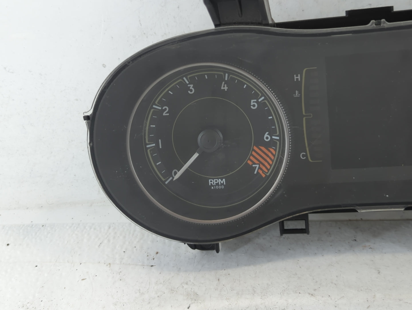 2014 Jeep Cherokee Instrument Cluster Speedometer Gauges P/N:P56054651AH Fits OEM Used Auto Parts - Oemusedautoparts1.com