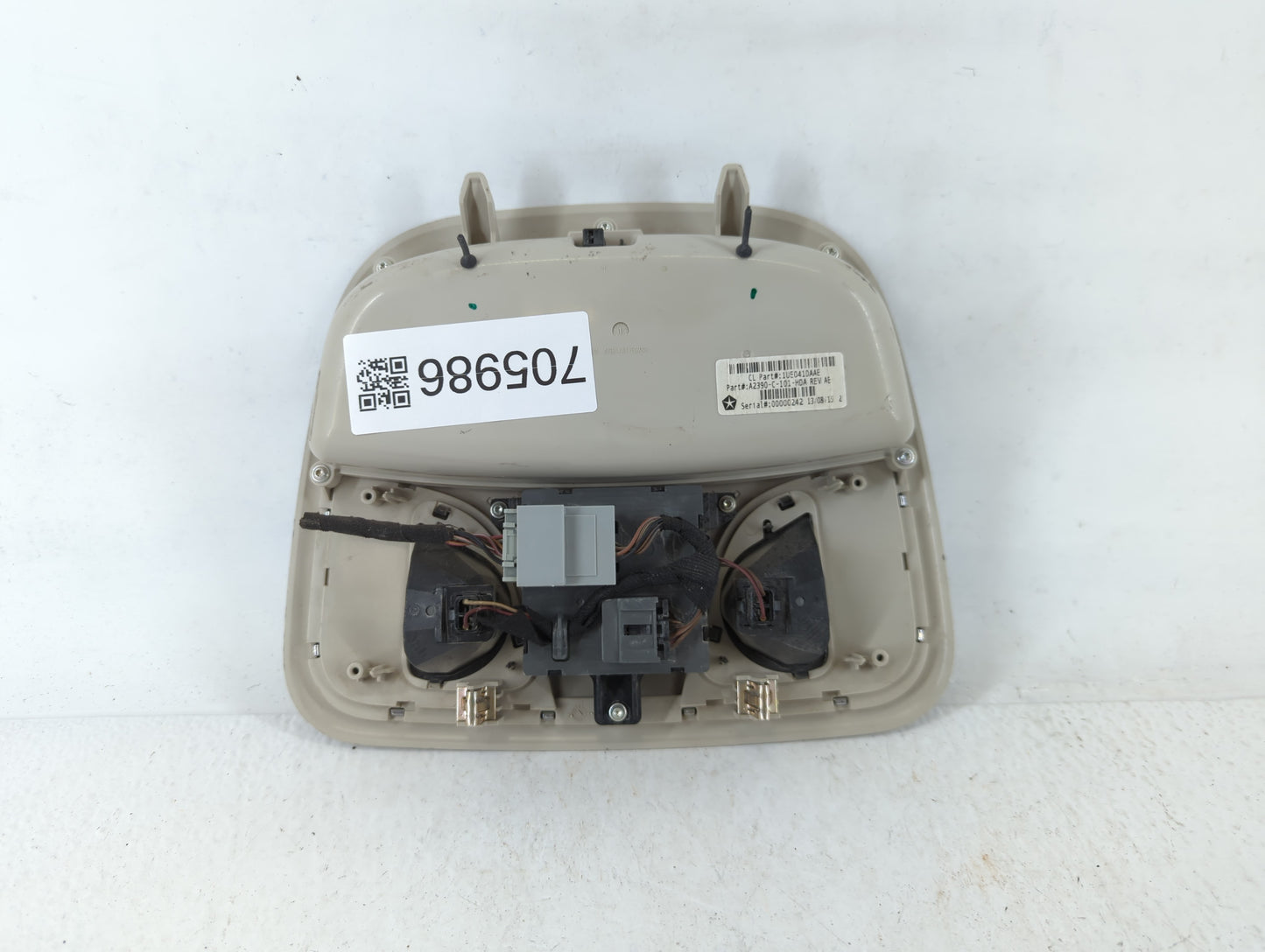 2014 Jeep Cherokee Overhead Roof Console - Oemusedautoparts1.com