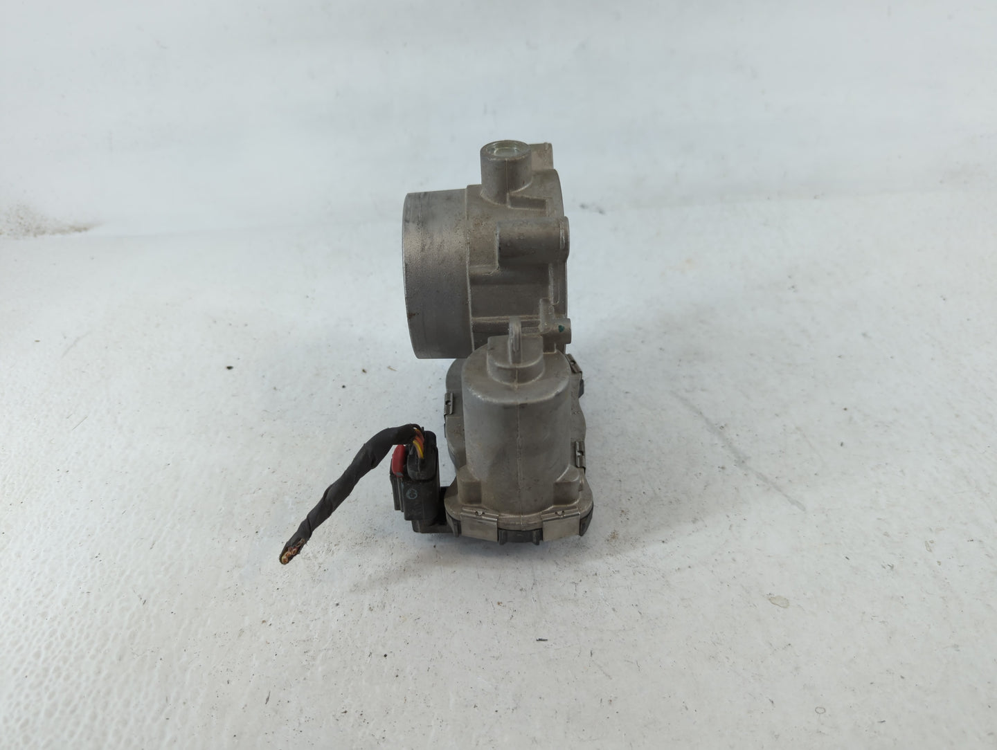 2014-2019 Jeep Cherokee Throttle Body P/N:04891970AB Fits Fits 2014 2015 2016 2017 2018 2019 2020 2021 2022 OEM Used Auto Pa