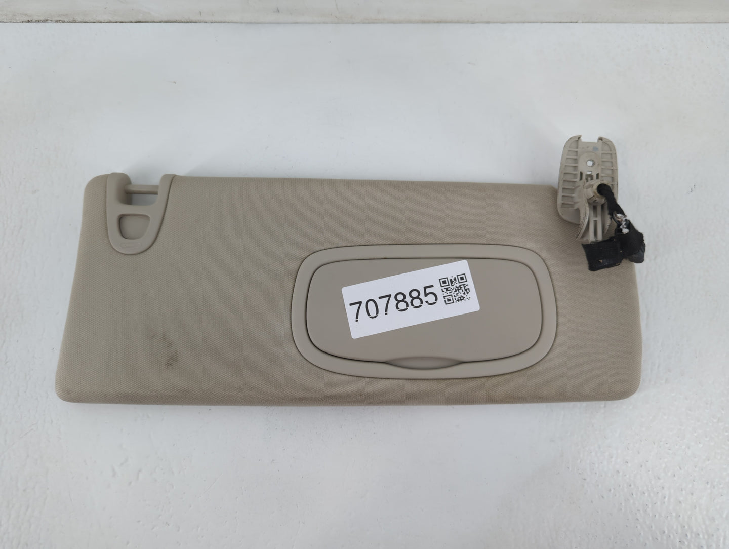 2014-2018 Jeep Cherokee Sun Visor Shade Replacement Passenger Right Mirror Fits Fits 2014 2015 2016 2017 2018 OEM Used Auto 