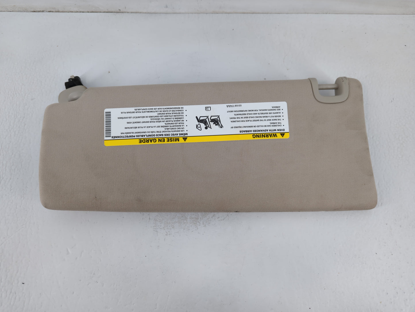 2014-2018 Jeep Cherokee Sun Visor Shade Replacement Passenger Right Mirror Fits Fits 2014 2015 2016 2017 2018 OEM Used Auto 