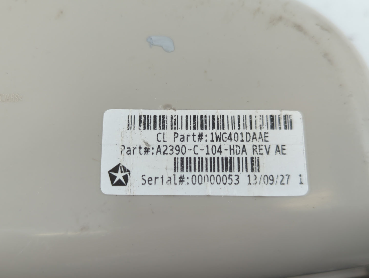 2014 Jeep Cherokee Overhead Roof Console - Oemusedautoparts1.com