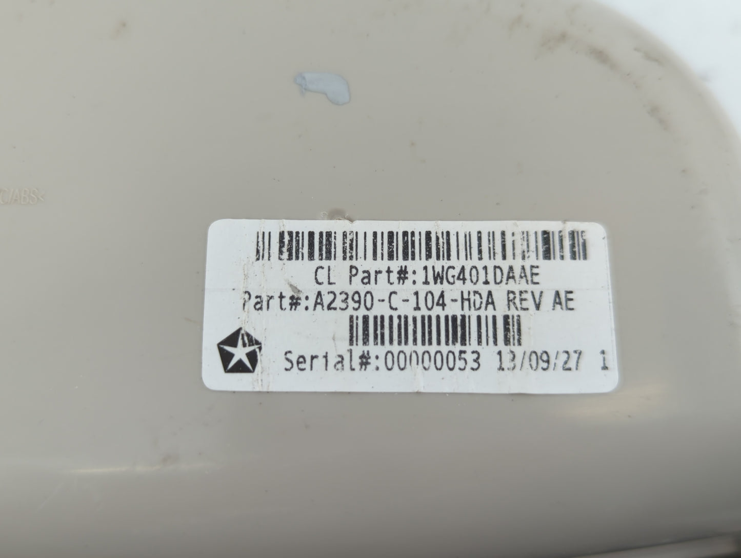 2014 Jeep Cherokee Overhead Roof Console - Oemusedautoparts1.com