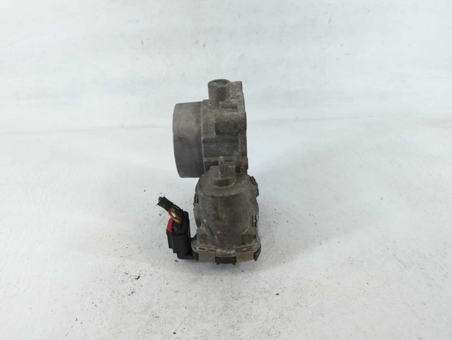 2014-2019 Jeep Cherokee Throttle Body P/N:04891970AB Fits Fits 2014 2015 2016 2017 2018 2019 2020 2021 2022 OEM Used Auto Pa