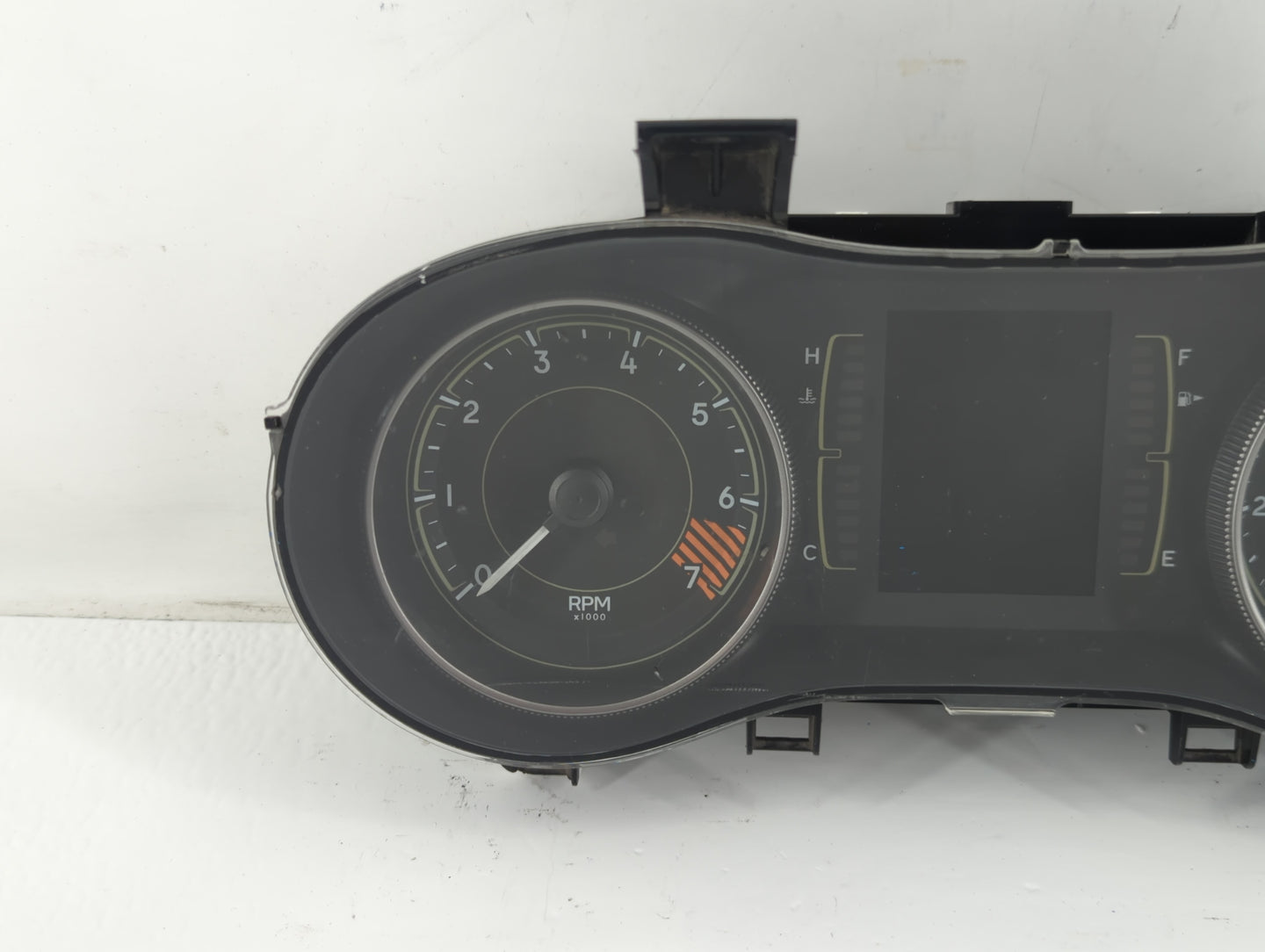 2014 Jeep Cherokee Instrument Cluster Speedometer Gauges P/N:P56054651AG Fits OEM Used Auto Parts - Oemusedautoparts1.com