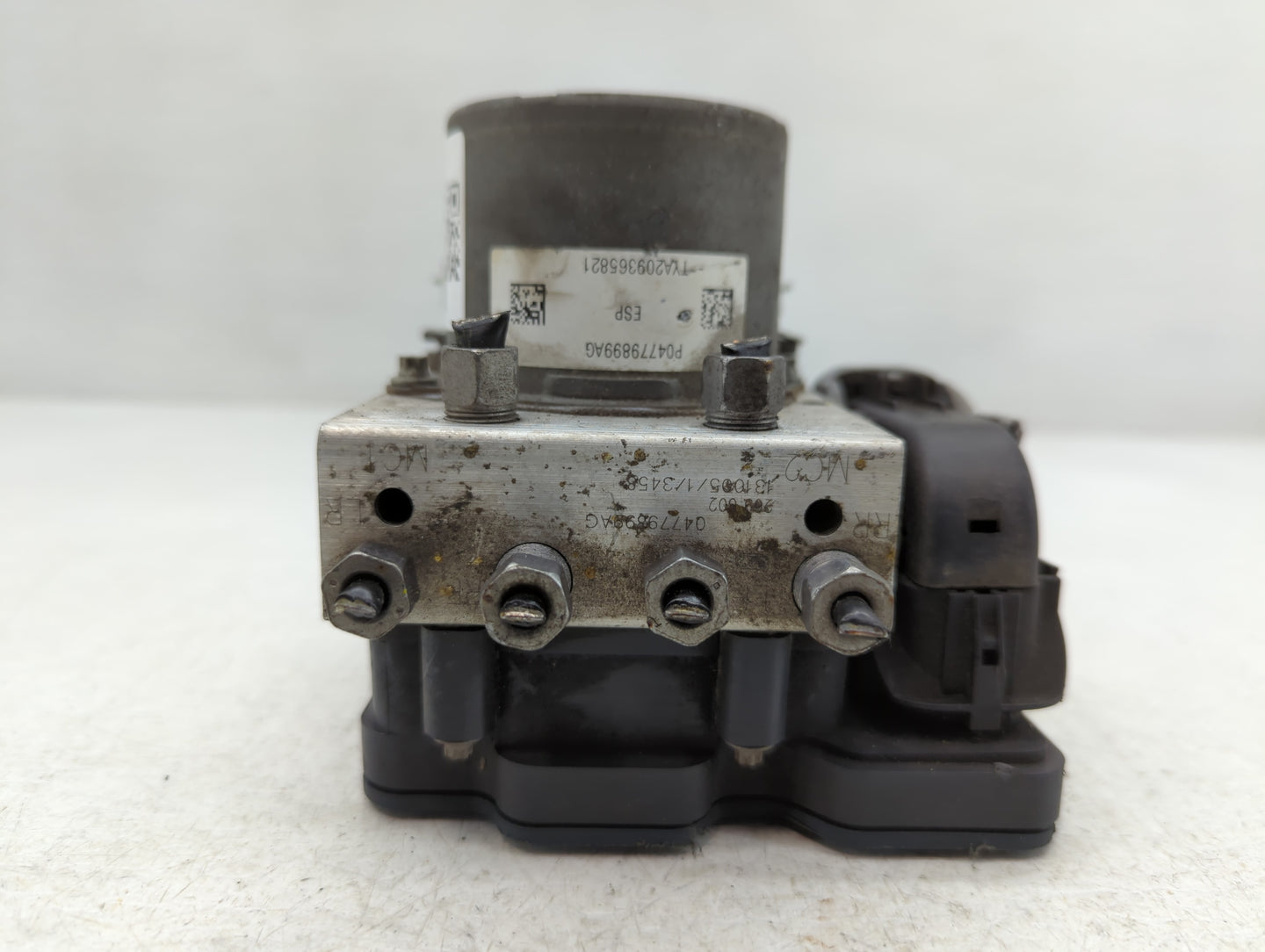2014 Jeep Cherokee ABS Pump Control Module Replacement P/N:P04779899AG Fits OEM Used Auto Parts - Oemusedautoparts1.com