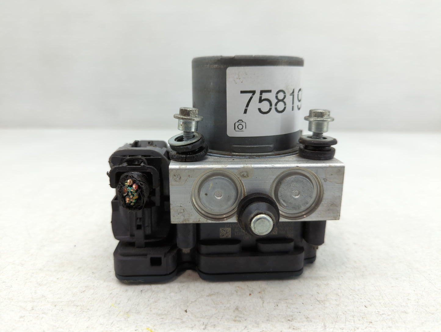 2014 Jeep Cherokee ABS Pump Control Module Replacement P/N:P04779899AG Fits OEM Used Auto Parts - Oemusedautoparts1.com