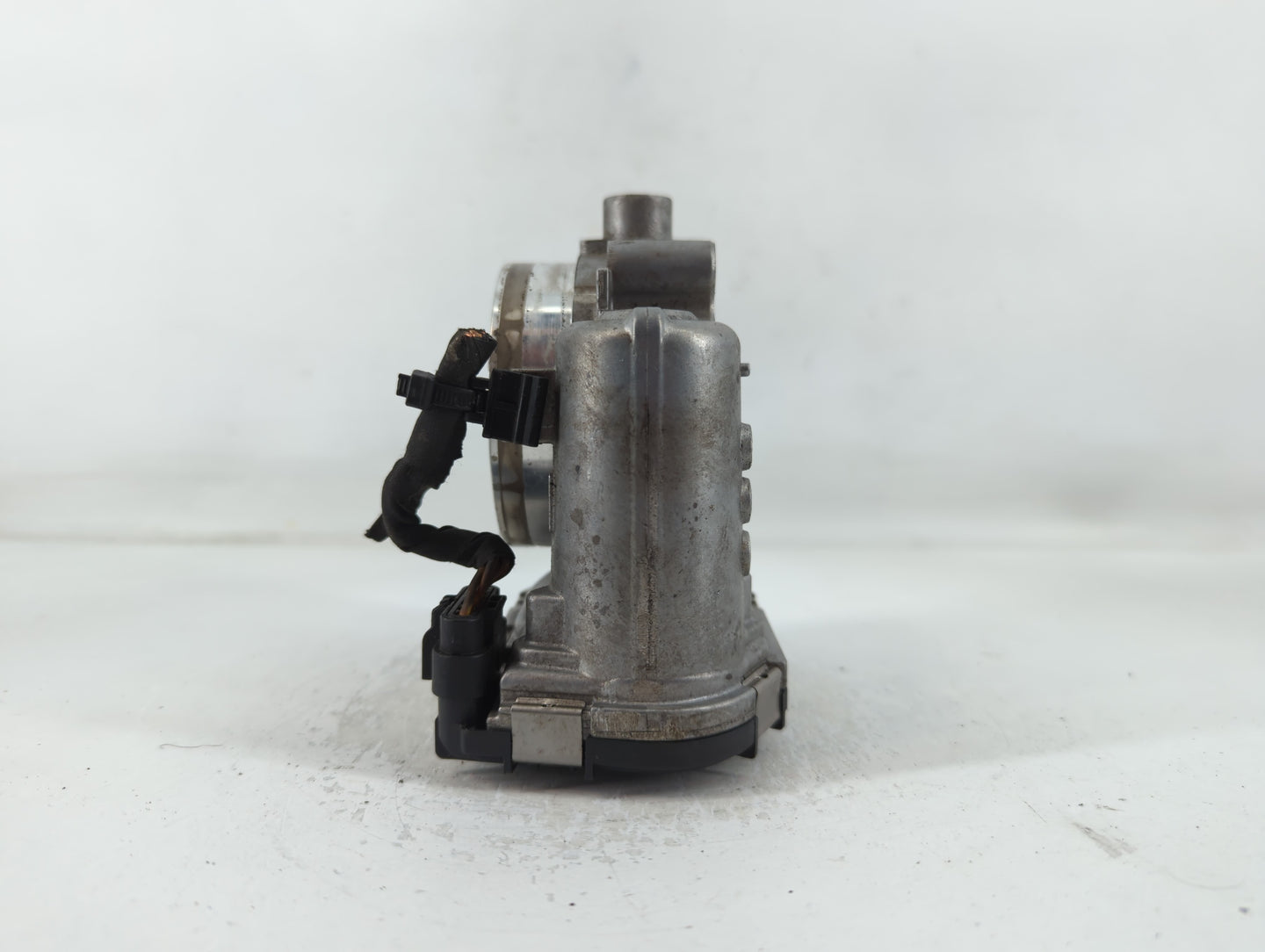 2014-2022 Jeep Cherokee Throttle Body P/N:05184349AC 0 280 750 570 Fits OEM Used Auto Parts - Oemusedautoparts1.com