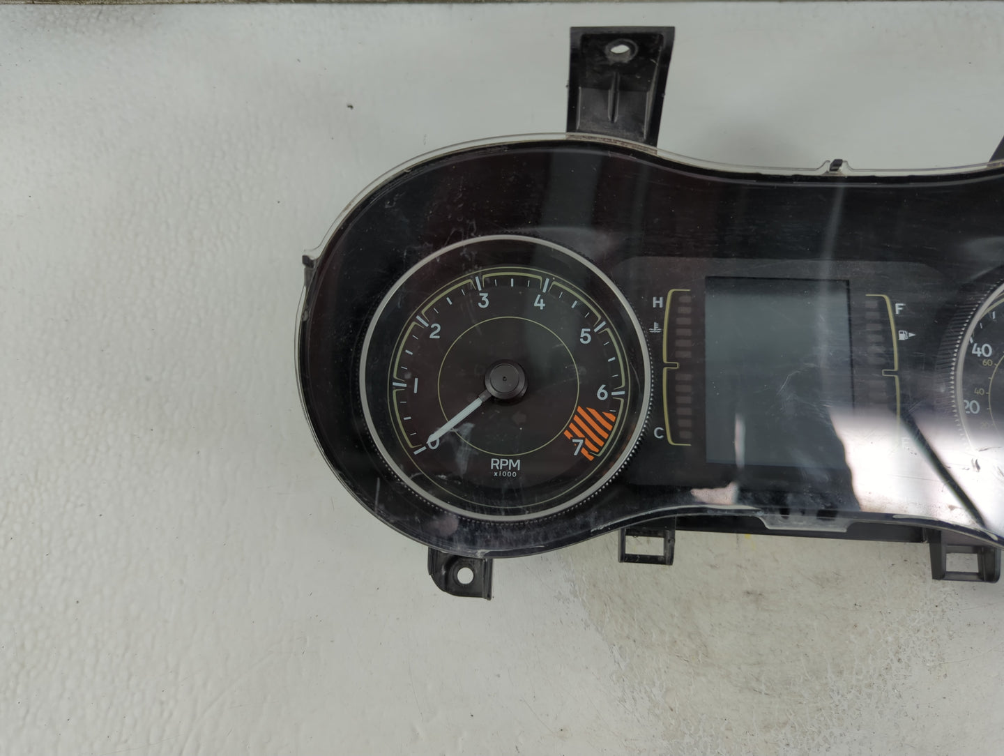 2014 Jeep Cherokee Instrument Cluster Speedometer Gauges P/N:P56054651AG Miles: Fits OEM Used Auto Parts - Oemusedautoparts1