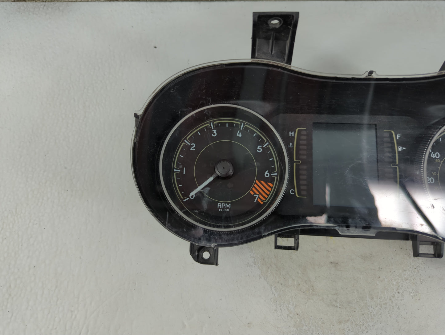 2014 Jeep Cherokee Instrument Cluster Speedometer Gauges P/N:P56054651AG Miles: Fits OEM Used Auto Parts - Oemusedautoparts1