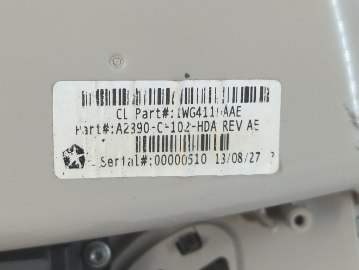 2014 Jeep Cherokee Overhead Roof Console - Oemusedautoparts1.com