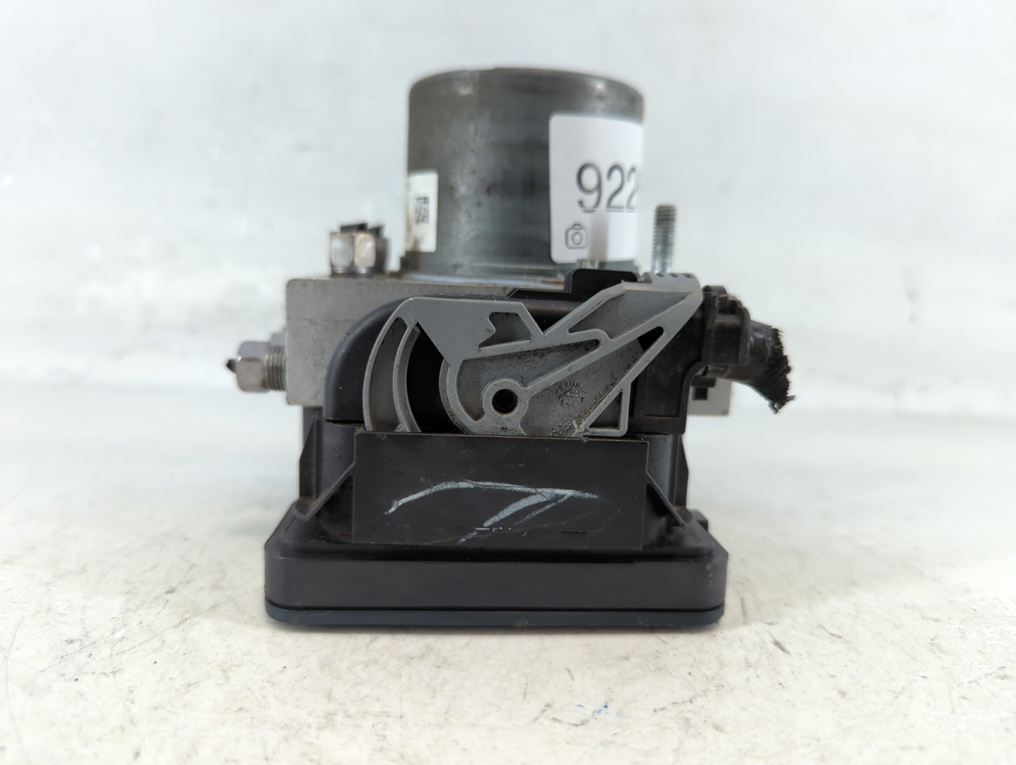 2014 Jeep Cherokee ABS Pump Control Module Replacement P/N:P04779899AG Fits OEM Used Auto Parts - Oemusedautoparts1.com
