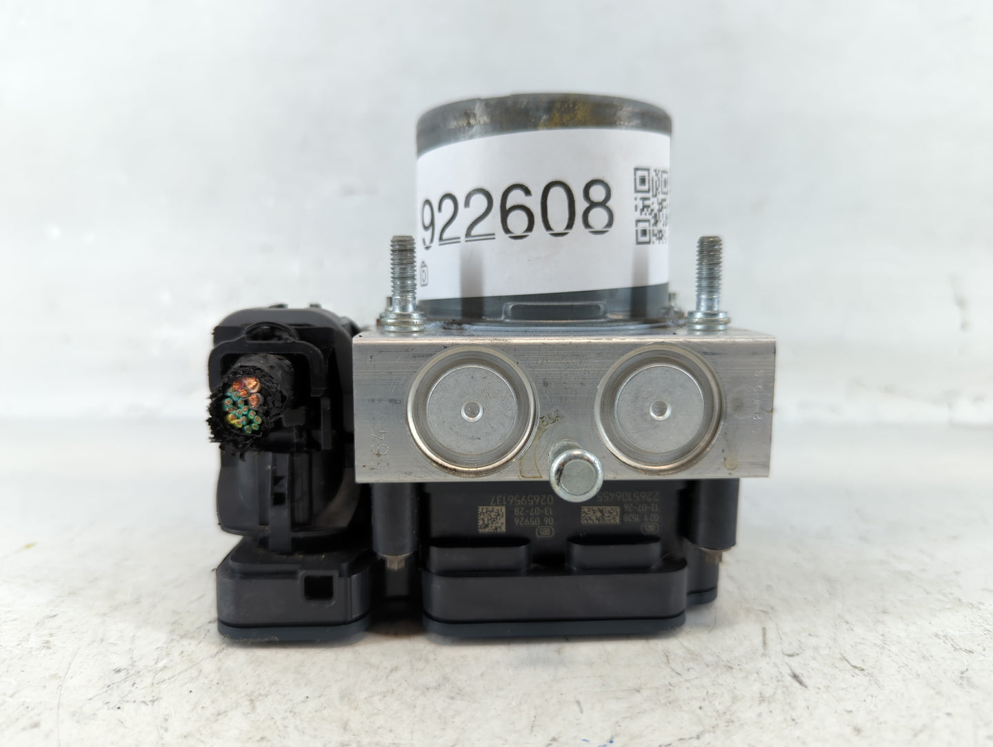 2014 Jeep Cherokee ABS Pump Control Module Replacement P/N:P04779899AG Fits OEM Used Auto Parts - Oemusedautoparts1.com
