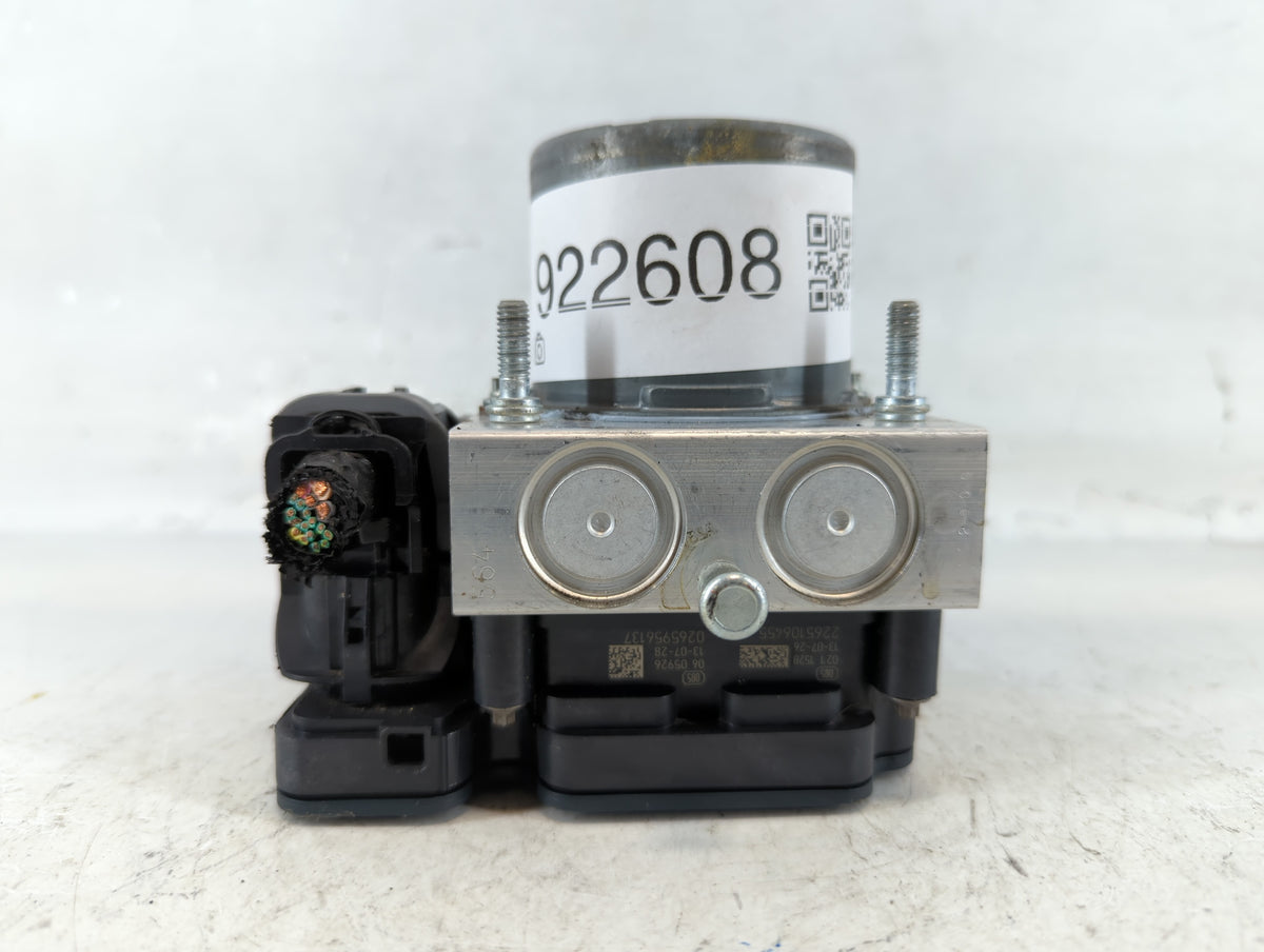 2014 Jeep Cherokee Anti-Lock Brake ABS Pump Module Actuator OEM P/N:P04779899AG Fits OEM Used Auto Parts - Oemusedautoparts1