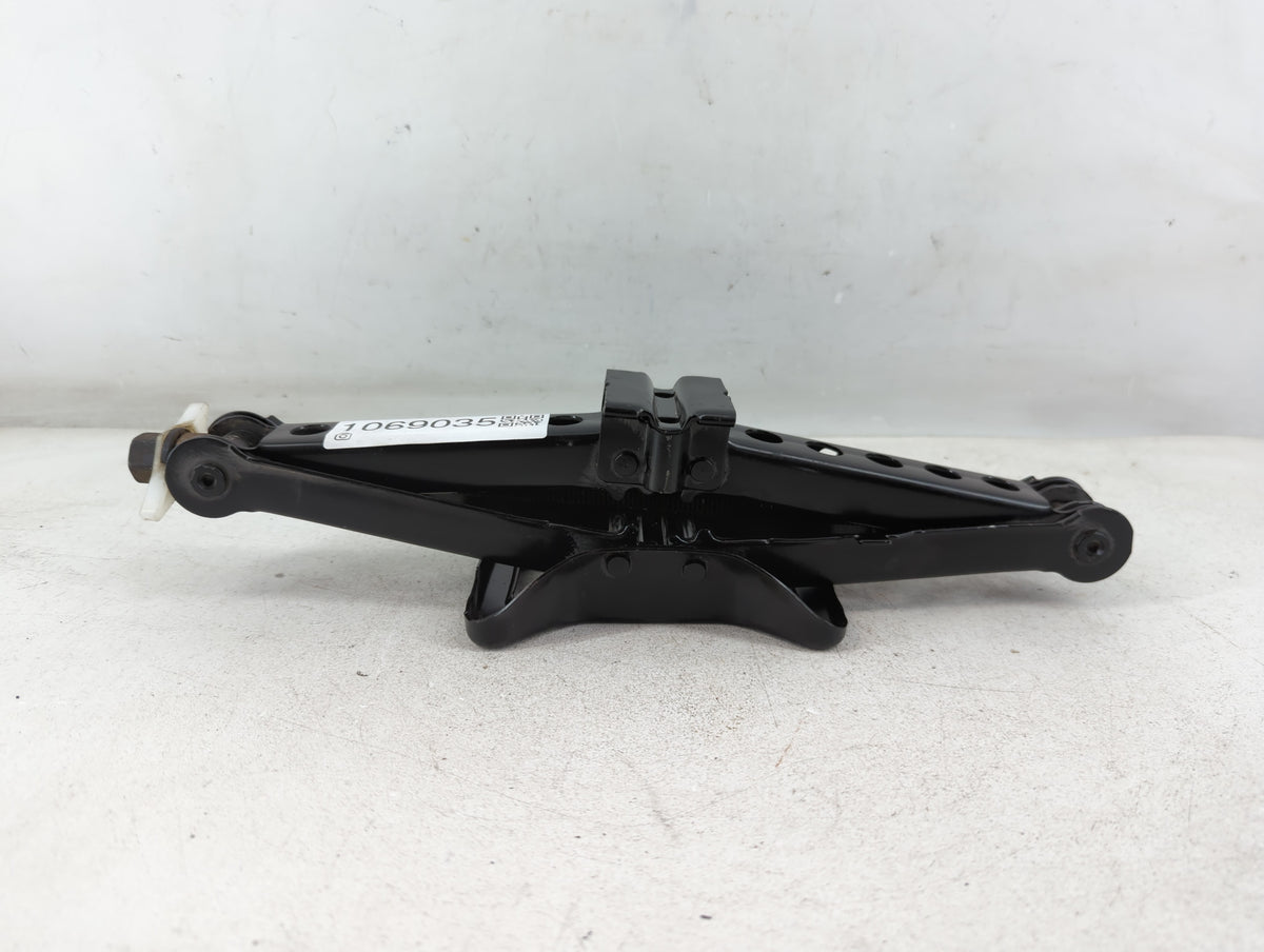 2014 Jeep Compass Spare Scissor Car Jack 1069035 - Oemusedautoparts1.com