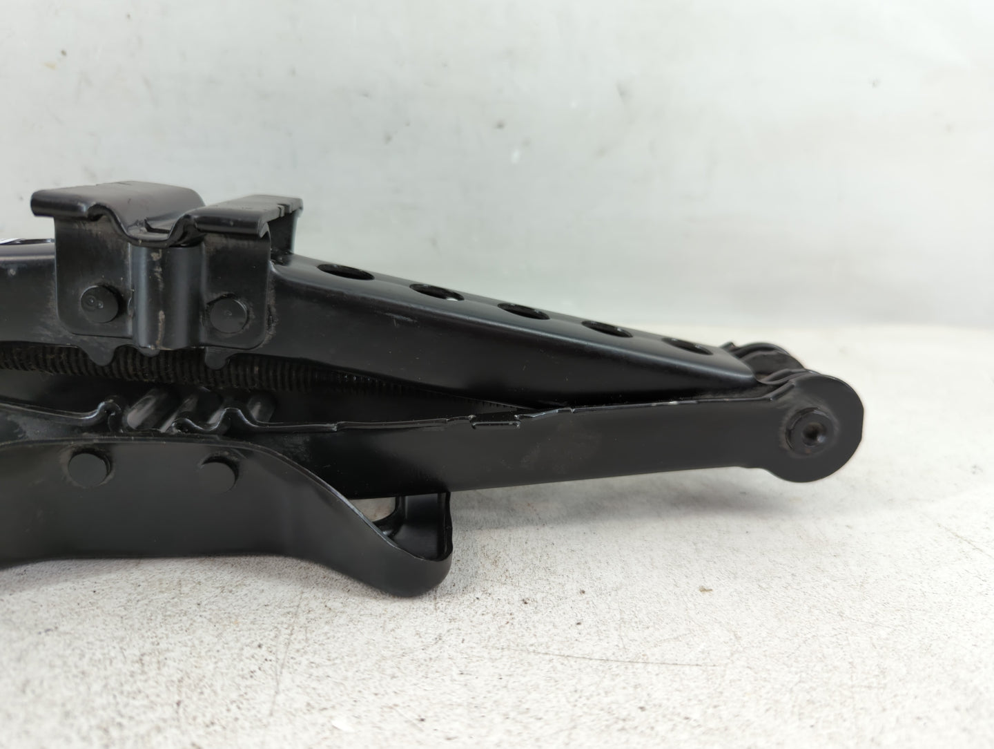 2014 Jeep Compass Spare Scissor Car Jack 1069035 - Oemusedautoparts1.com