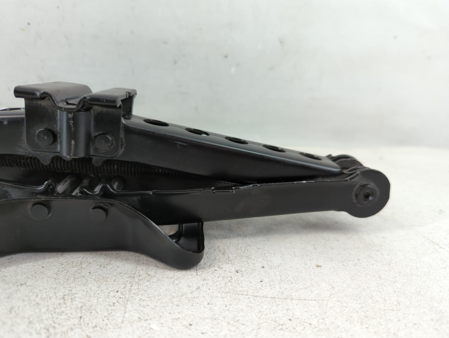 2014 Jeep Compass Spare Scissor Car Jack 1069035 - Oemusedautoparts1.com