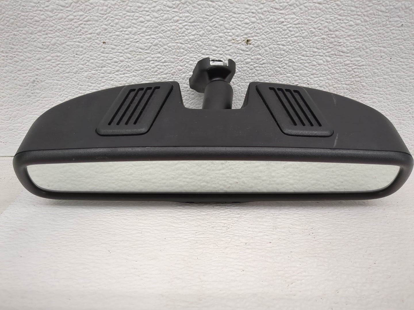 2014 Jeep Compass Interior Rear View Mirror Replacement OEM P/N:E11026130 Fits OEM Used Auto Parts - Oemusedautoparts1.com