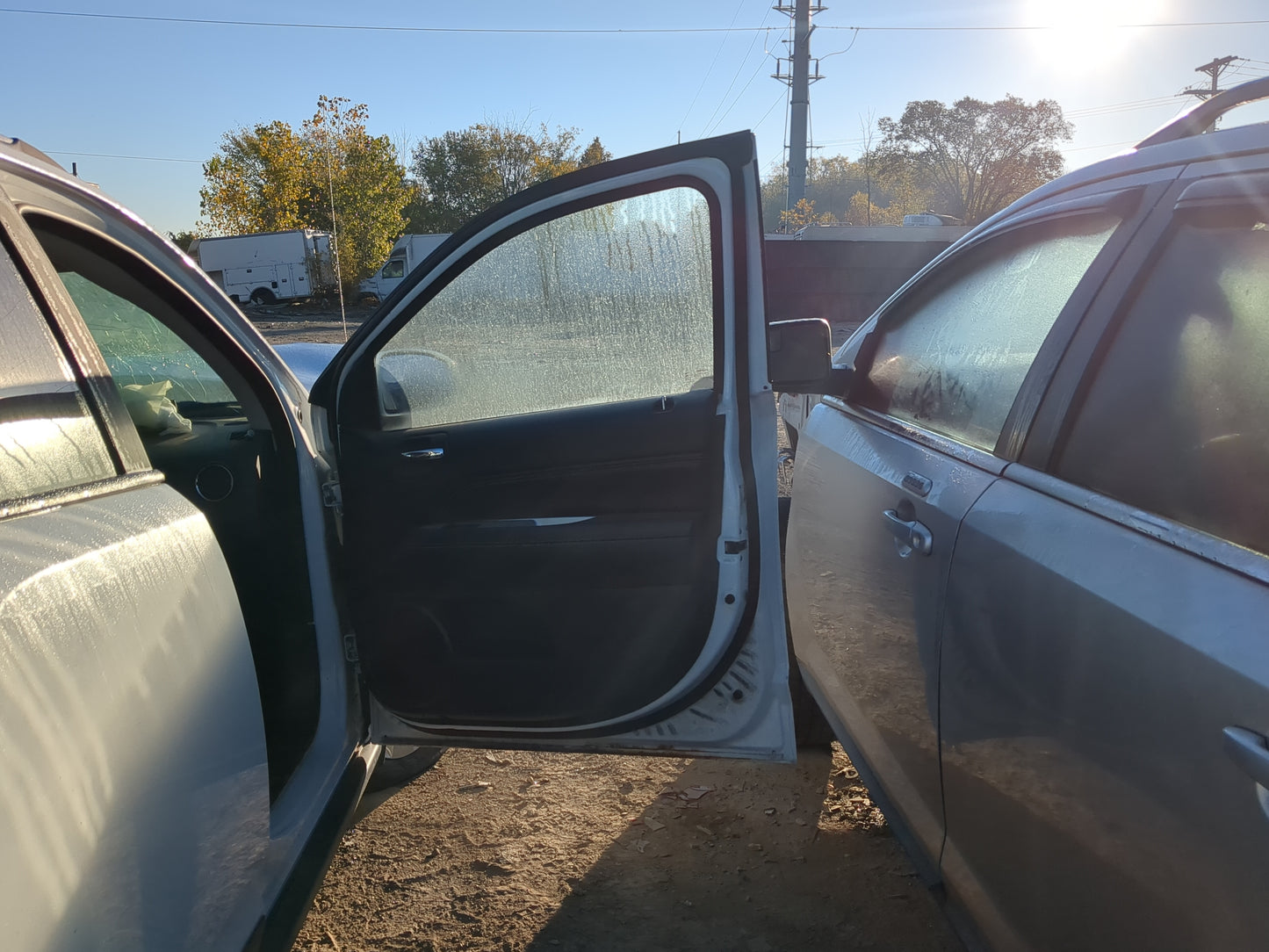 2011-2017 Jeep Compass Passenger Front Door Oem 1201542 - Oemusedautoparts1.com