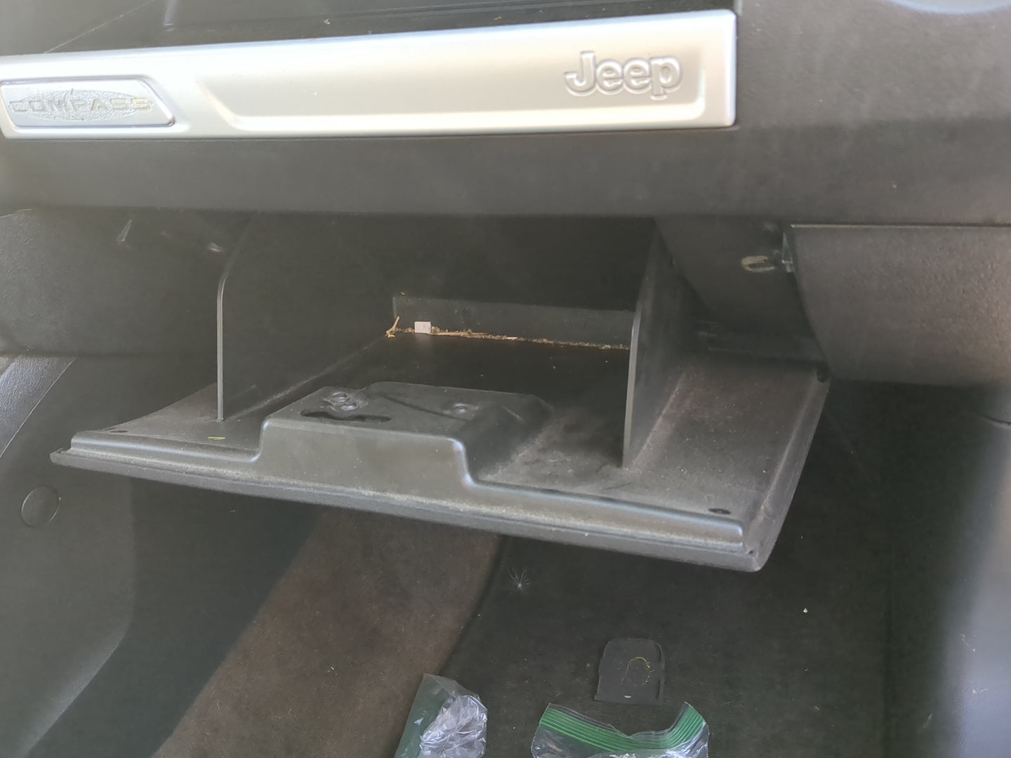 2014 Jeep Compass Passenger Glove Box Door Storage Compartment 1201543 - Oemusedautoparts1.com