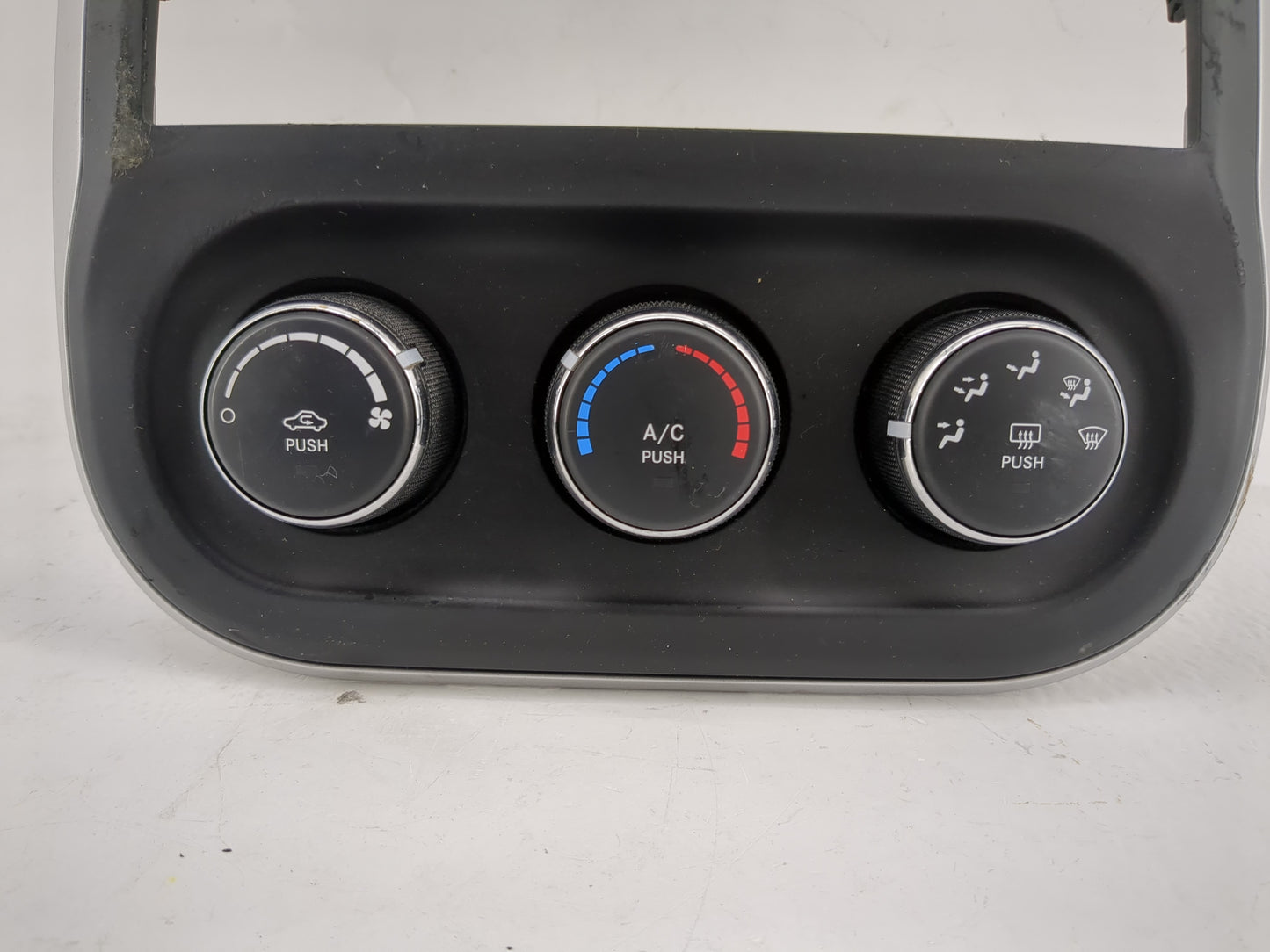 2014 Jeep Compass Climate Control Module Temperature AC/Heater Replacement P/N:5LN431X9AB 1401321X9AB Fits OEM Used Auto Par