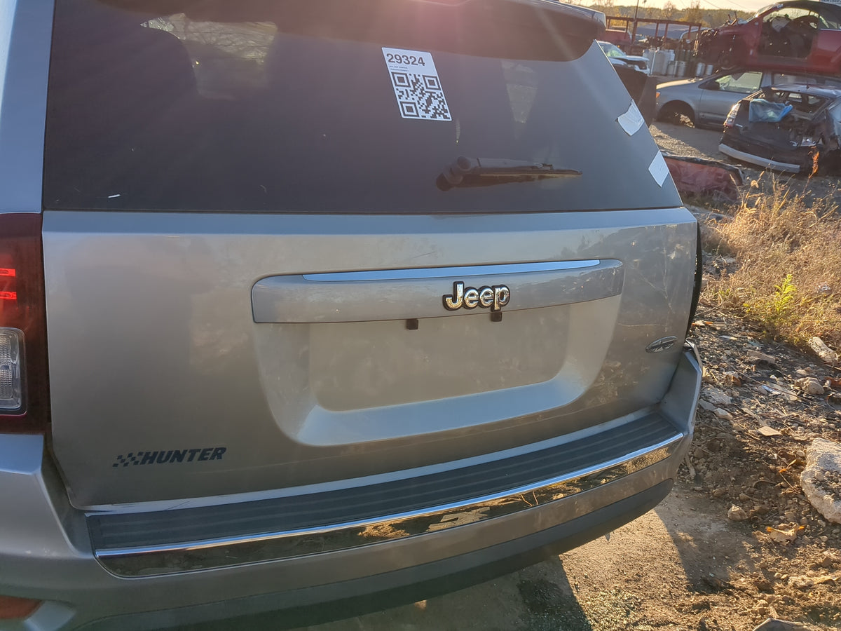 2007-2017 Jeep Compass Trunk/decklid/hatch/tailgate Oem 1221504 - Oemusedautoparts1.com