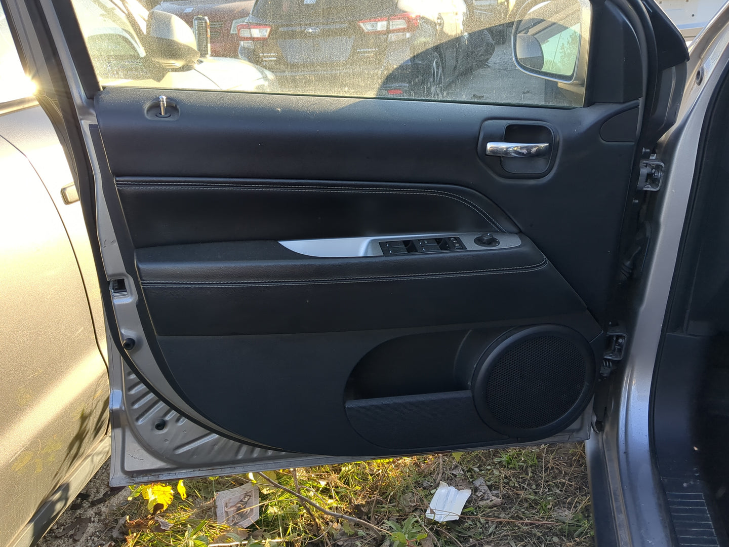 2014 Jeep Compass Front Left Driver Interior Door Panel Trim 1221548 - Oemusedautoparts1.com